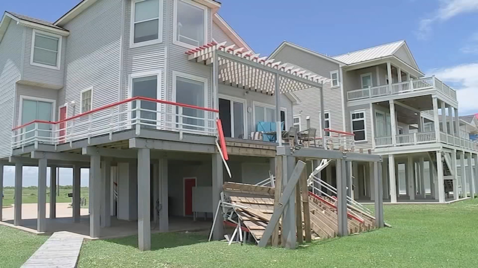 texas-balcony-collapse