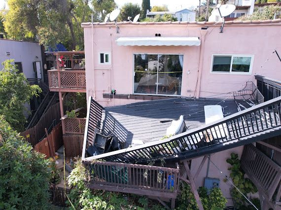 los-angeles-balcony-collapse