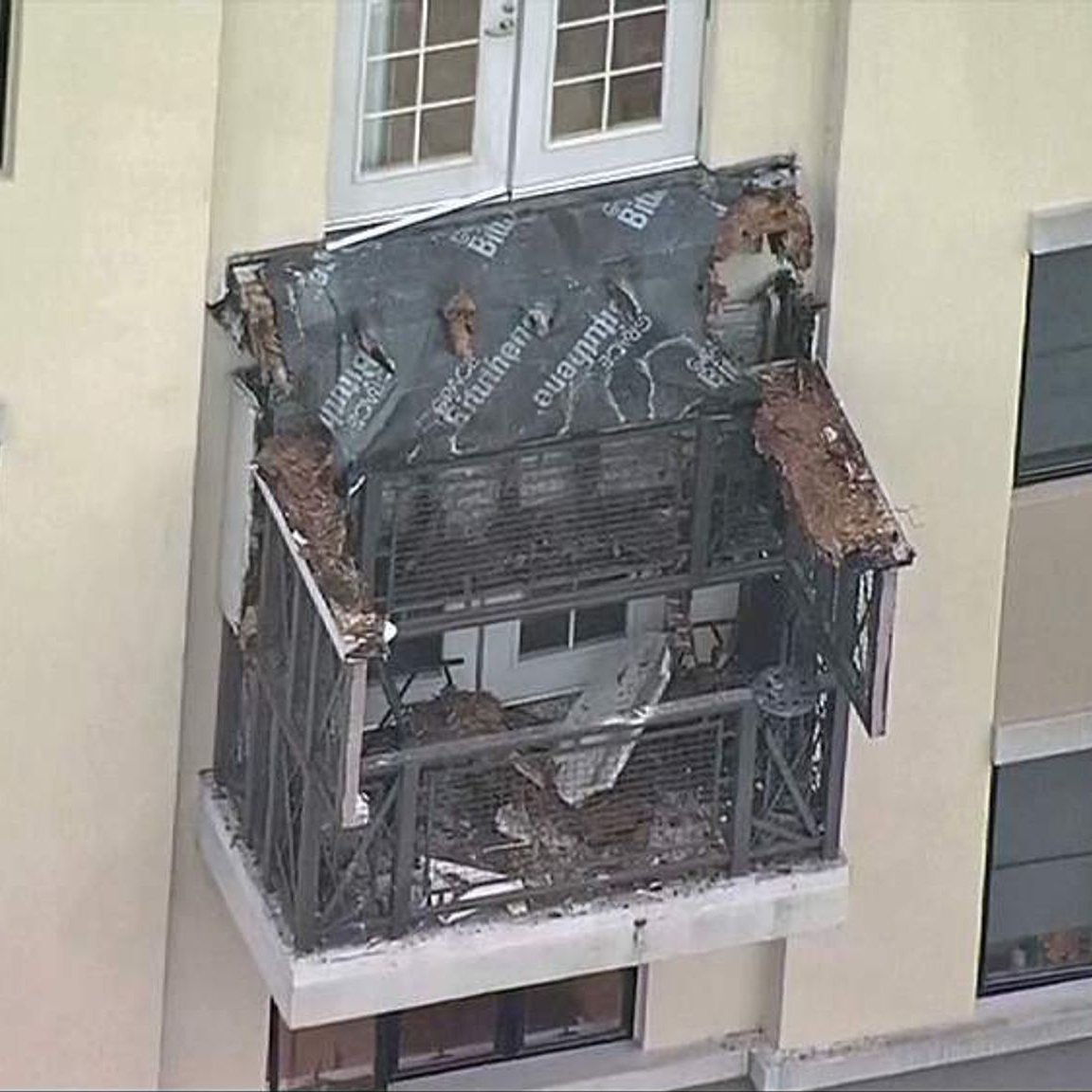 balcony-collapse